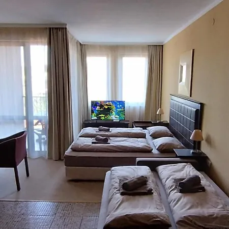 Barcelo Royal ساني بيتش